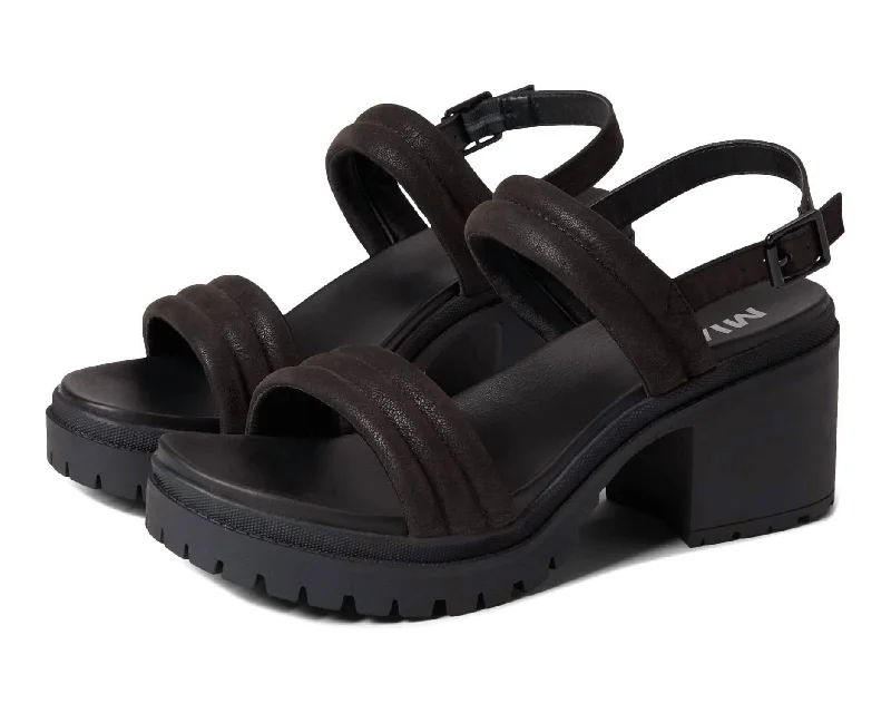 Essentials On Sale Laurena Sandals In Black